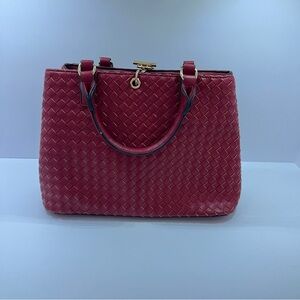 41 Hawthorn Woven Red Purse Bag with Unused Detachable Strap (Stitch Fix)